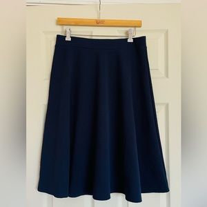 Comfy navy skirt